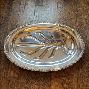 VINTAGE 18.25x12.25 Silverplate Footed Meat Platter with Well & Tree Design